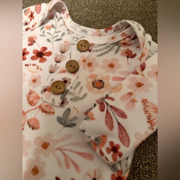 Caden Lane Knot Gown Girls 0-3M Maeve's Mauve
Mustard Floral Sleep Sack … - Picture 3 of 5